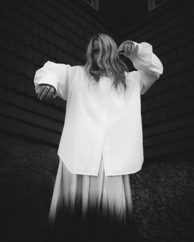 Read more about the article Anna von Hausswolff releases epic new single ‘Struggle With the Beast’