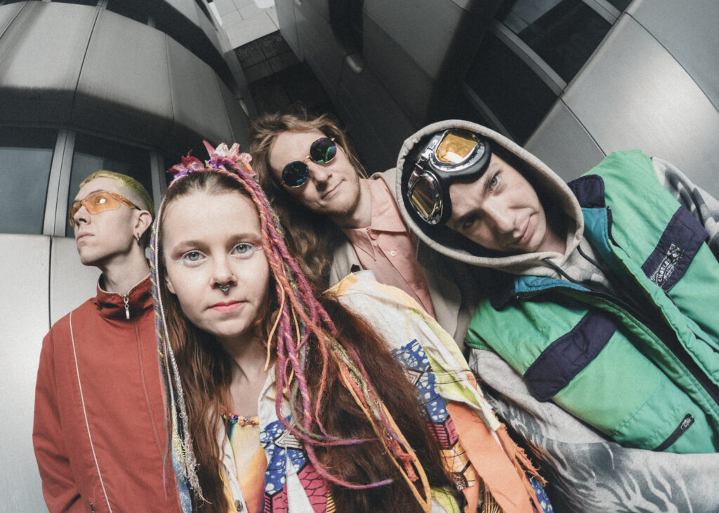 HOLOSOIL share debut single/video ‘Look Up’