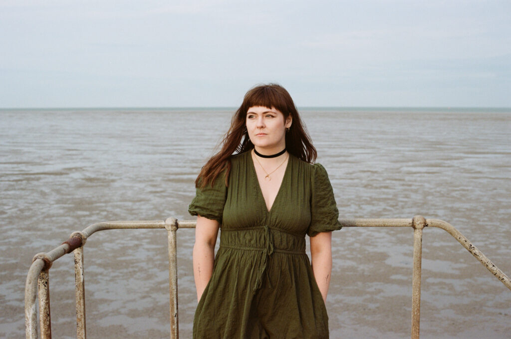 Austel shares beautiful folk-infused single ‘The Beach In December’