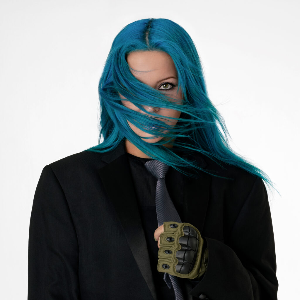 Charlotte Sands announces new album Satellite; shares new track ‘One Eye Open’