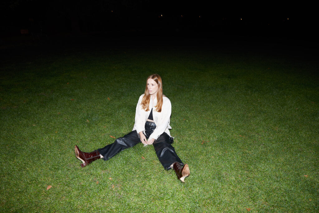 Anna Prior announces new EP and shares the single ‘True For You’