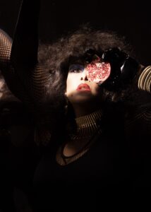 Read more about the article Sylvia Black unleashes moody new single ‘Long Gone Gardens’