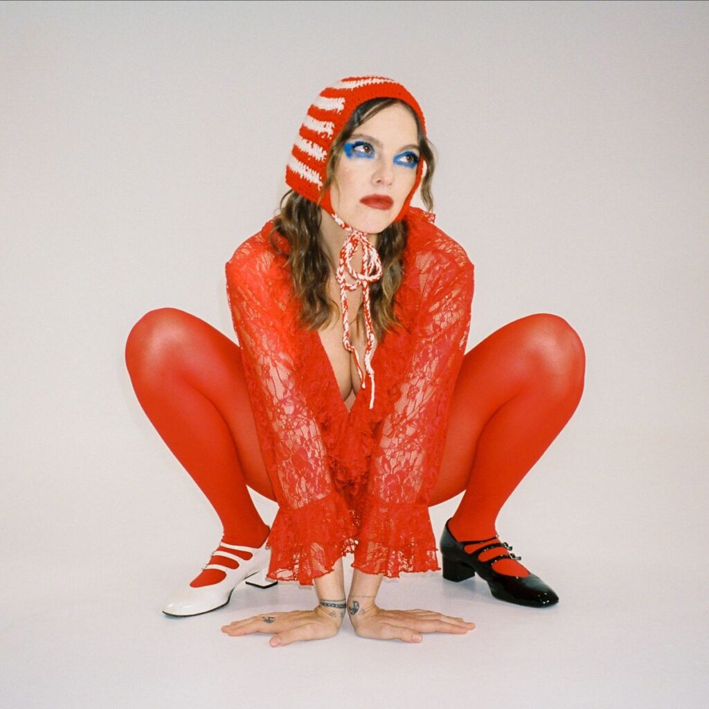 LALA HAYDEN shares sleek electro-pop single ‘PLM’