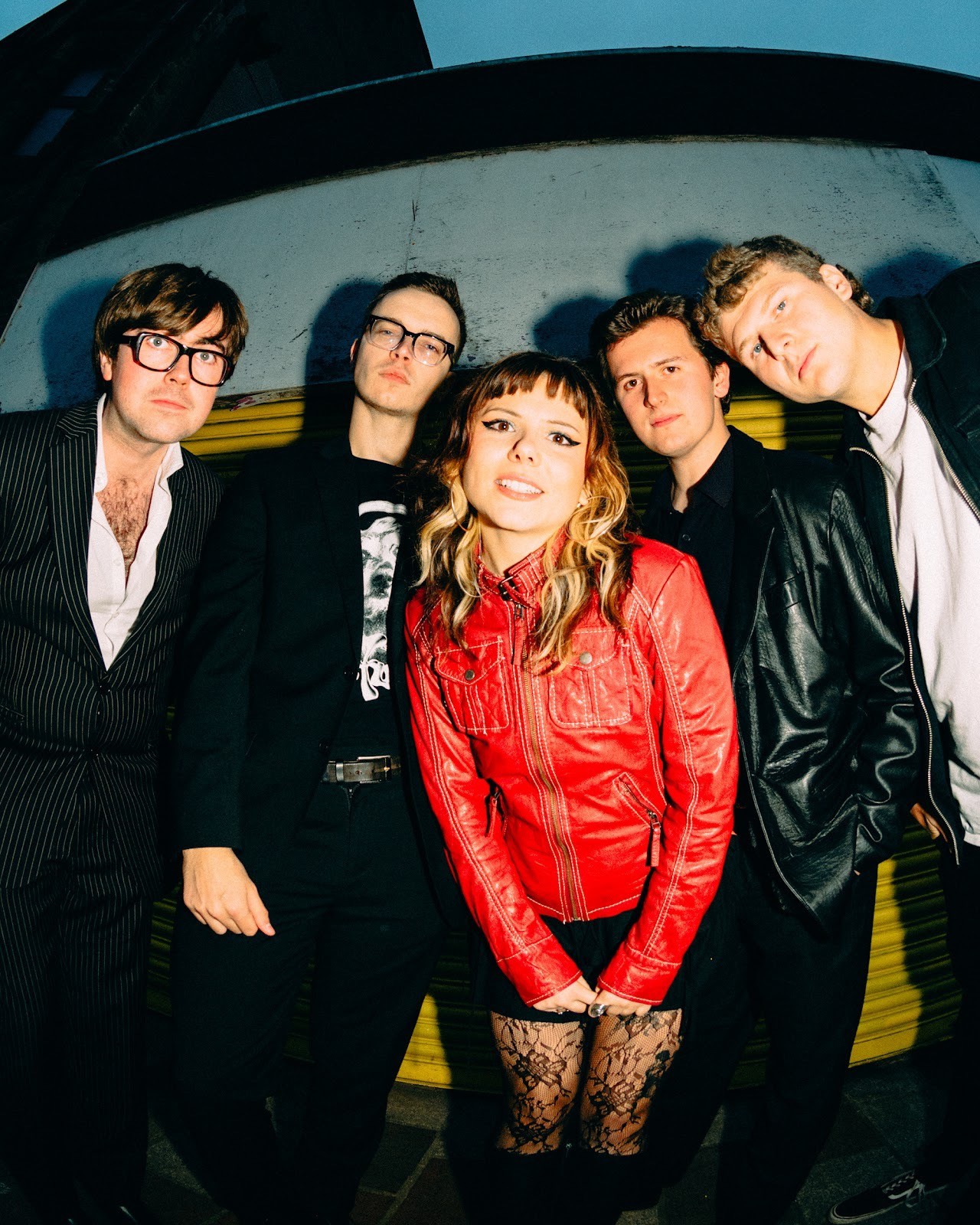 Read more about the article Sister Madds announce debut EP & share new single ‘Table Manners’