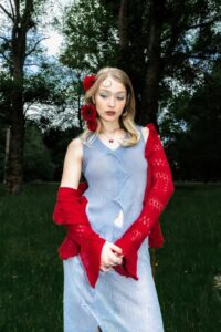 Read more about the article Ivana June drifts between tenderness and tension on ‘Peppermint Tea’