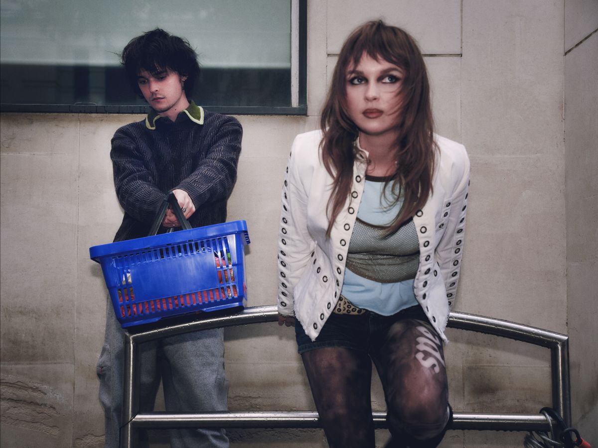 Read more about the article PUNCHBAG share frenetic new single ‘What’s In My Bag’