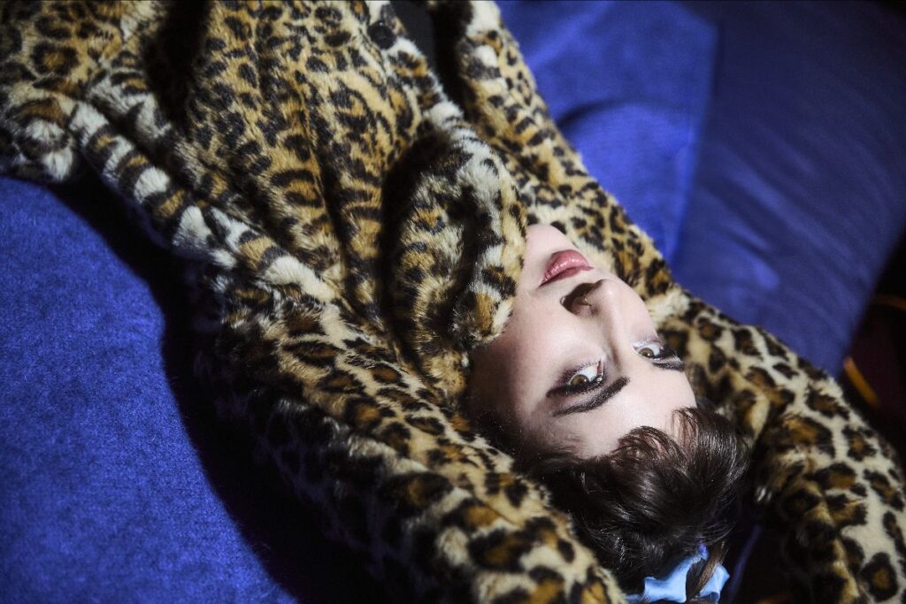 Rosa Walton releases new single/video, ‘Halfway Round The World’