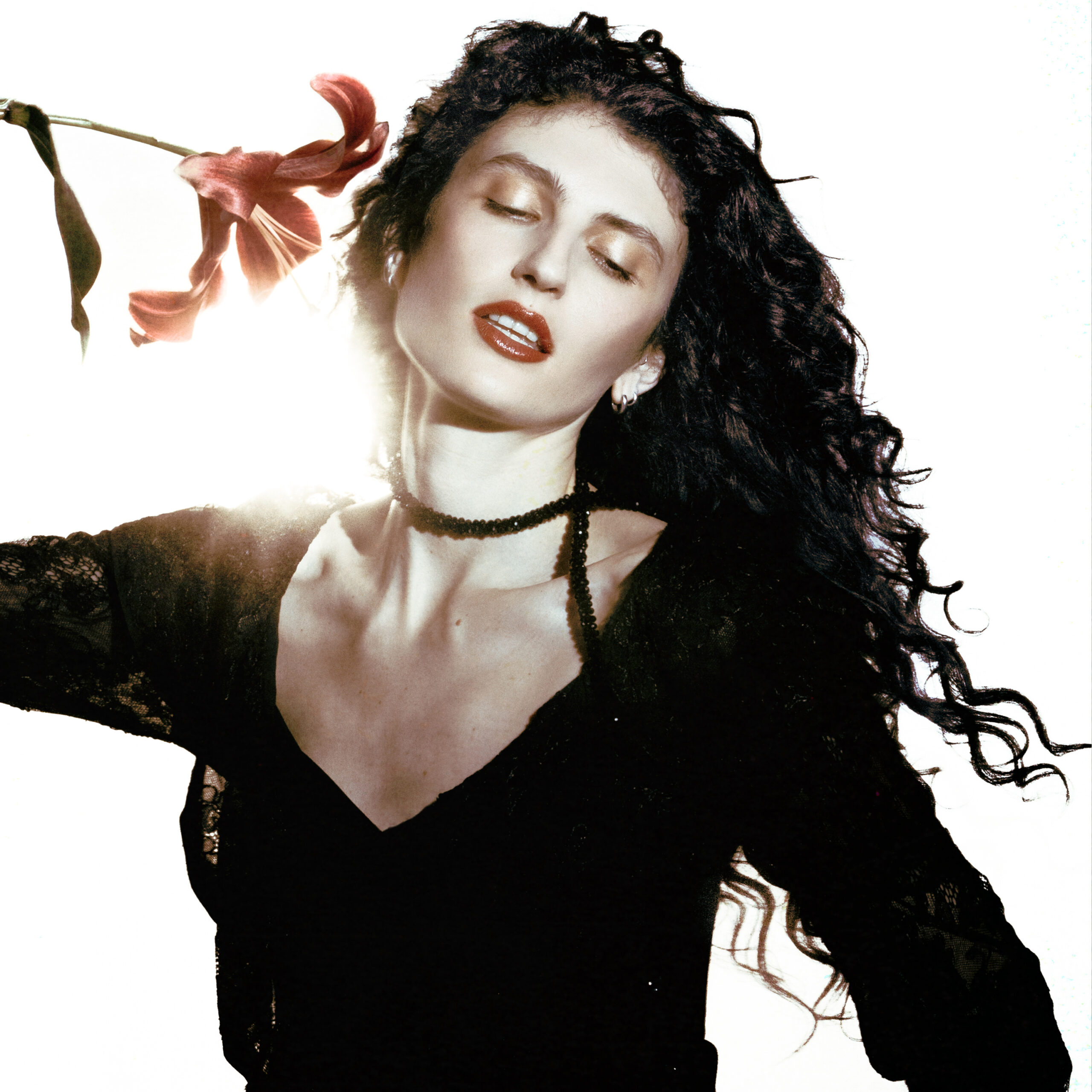 Read more about the article Lucia & The Best Boys announces new album Picking Petals. Listen/watch new single ‘You Look Like Somebody In Love’