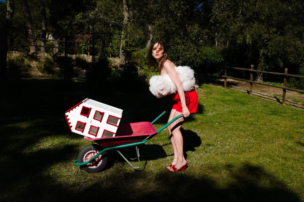 LALA HAYDEN announces new EP & shares new single ‘GOODTHING’