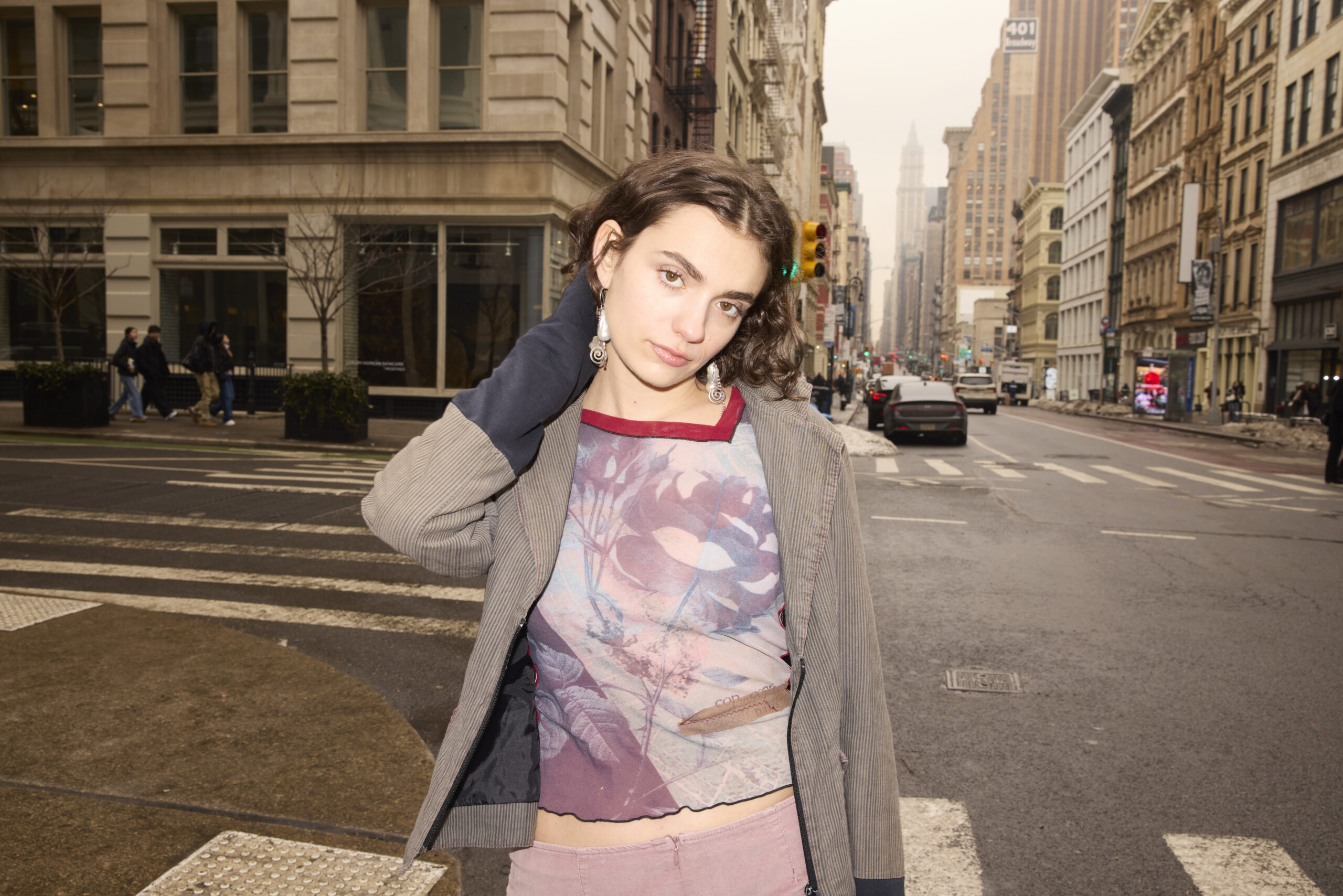 Read more about the article Blums shares debut single & video ‘Sinking/Soaring’