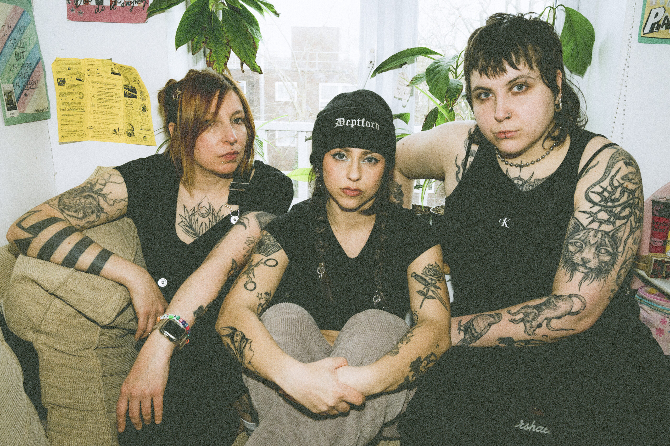 Read more about the article Shooting Daggers share new single/video ‘Glow’ feat. Refused’s Dennis Lyxzen