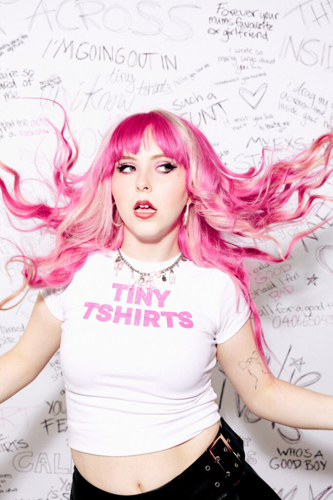 Rosalie Chilvers delivers glossy pop rock edge with ‘TINY TSHIRTS’