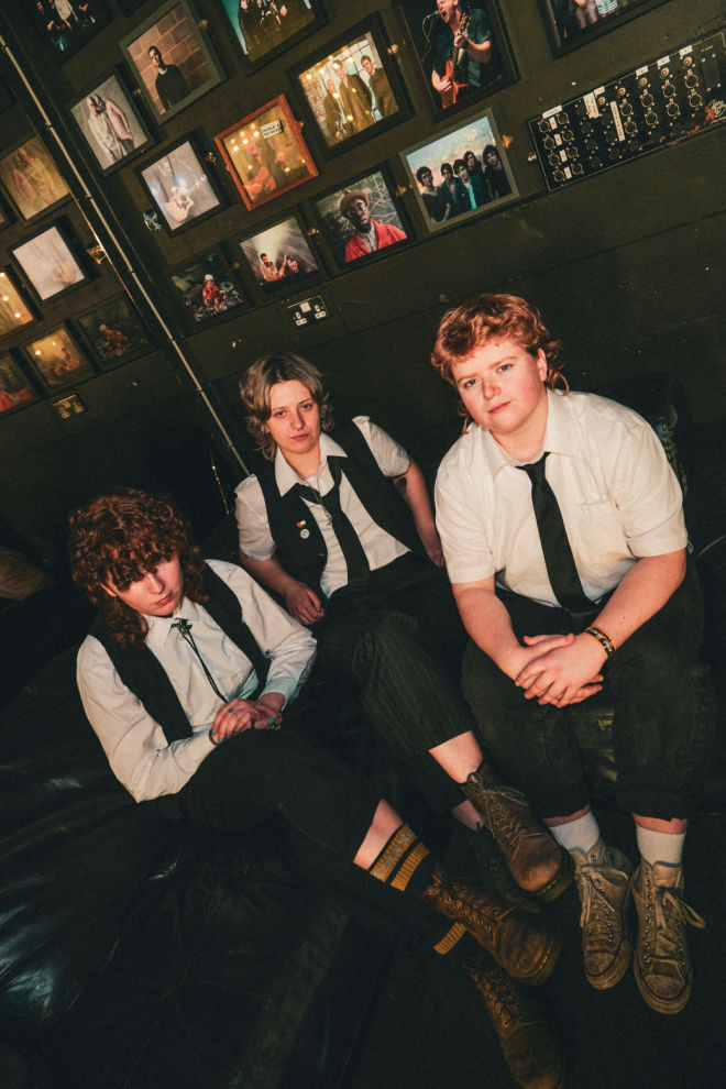 Read more about the article Shark School return with searing new single ‘5AM’