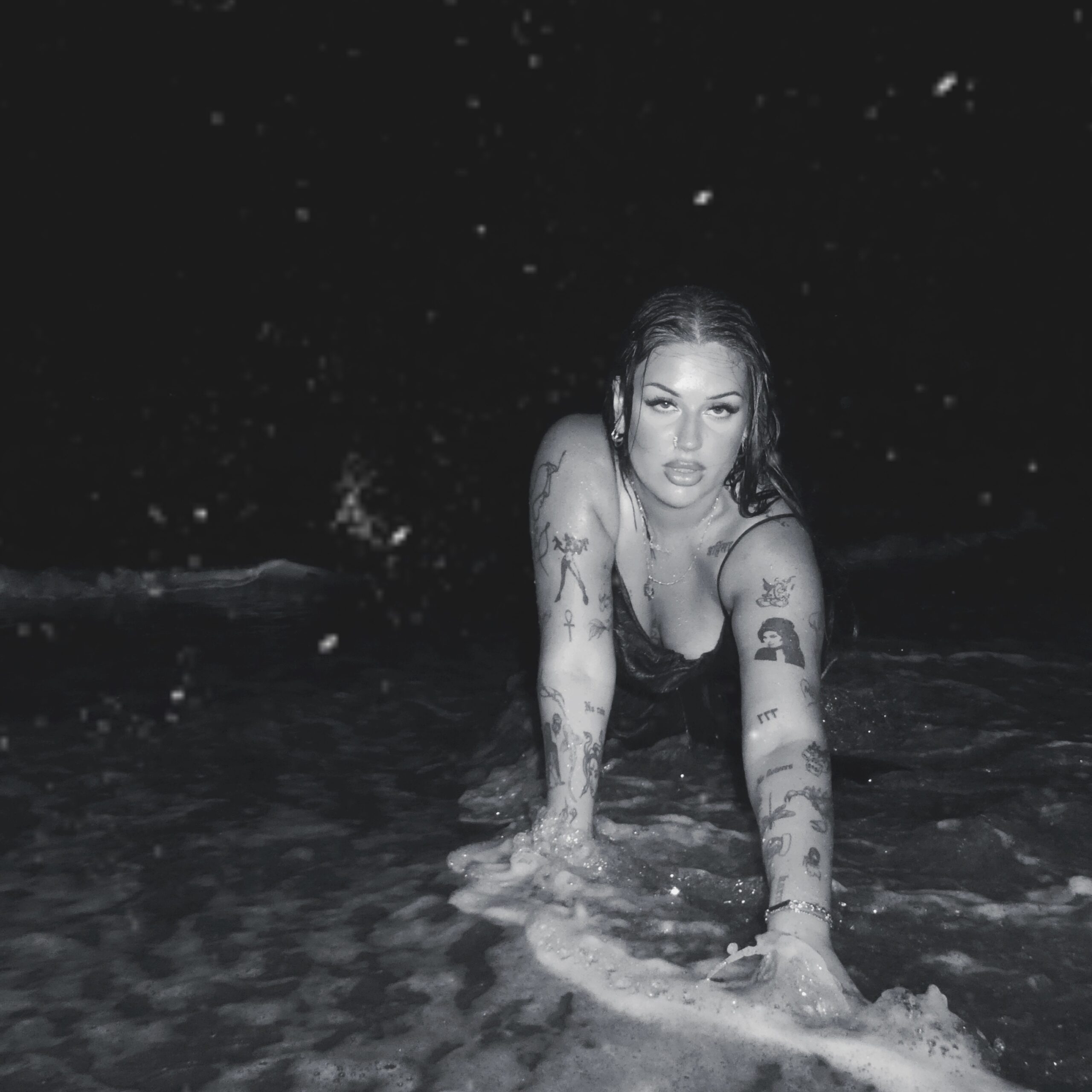 Read more about the article Georgia Dabbous taps into grunge, desire and chaos on new single ‘Pretty Poison’