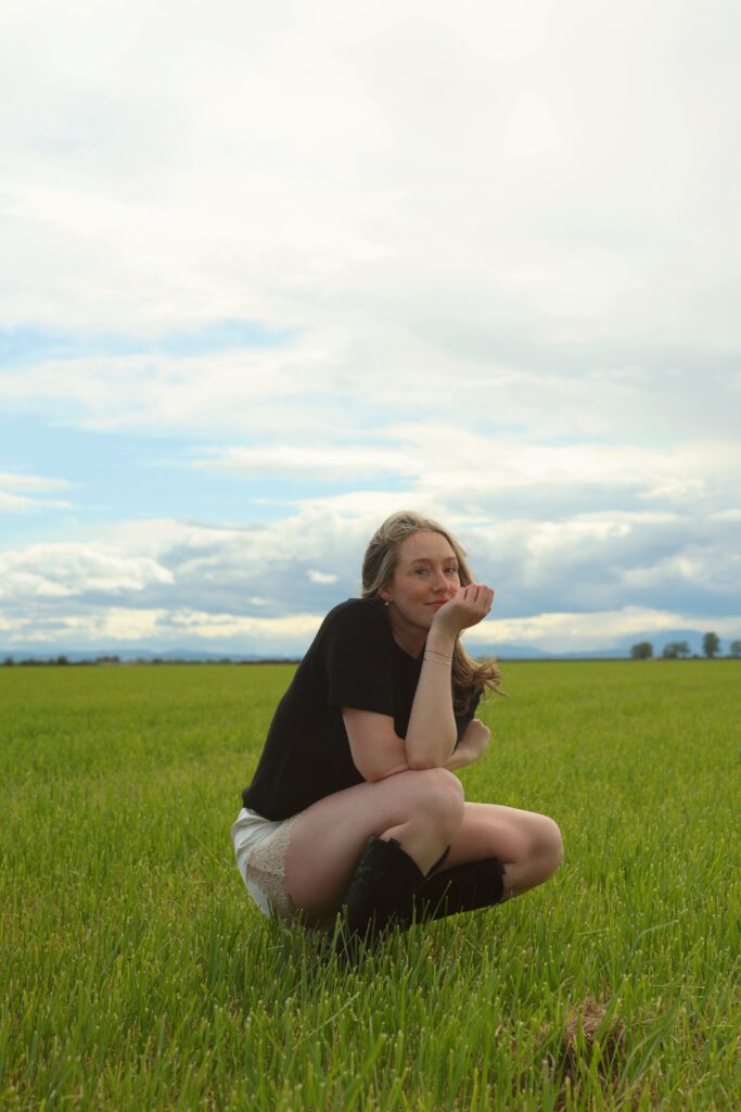 Sarah Lacey returns with new single ‘i know who you are’
