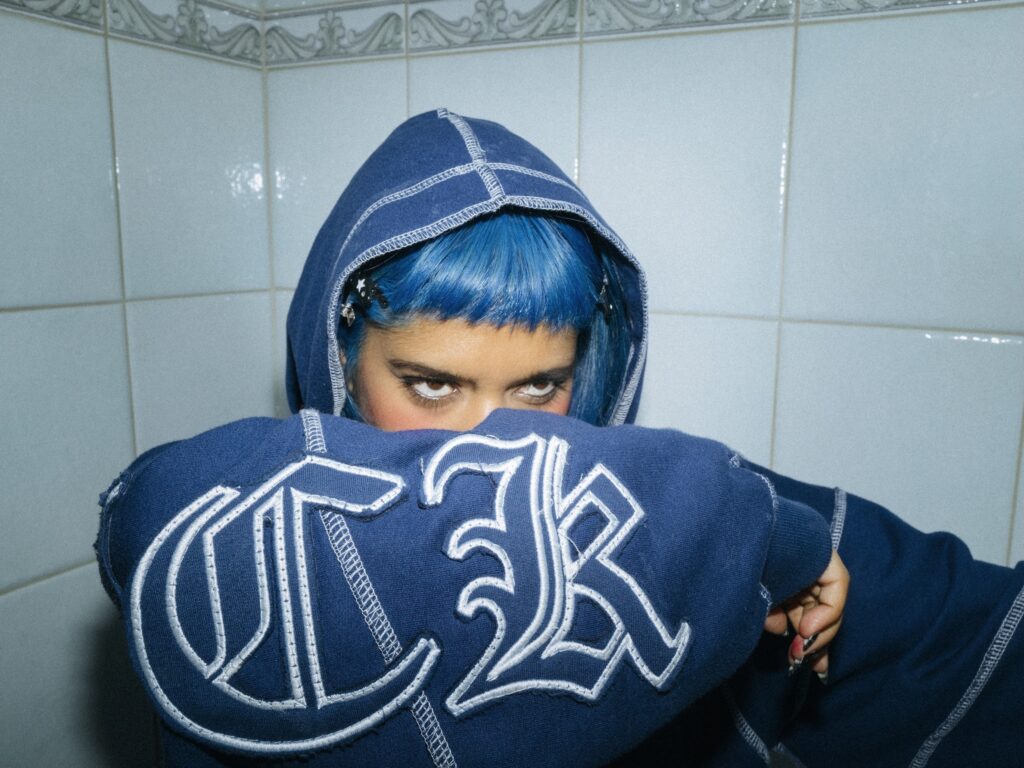 Ecca Vandal announces UK/EU tour & releases new single/video ‘Vertical Worlds’