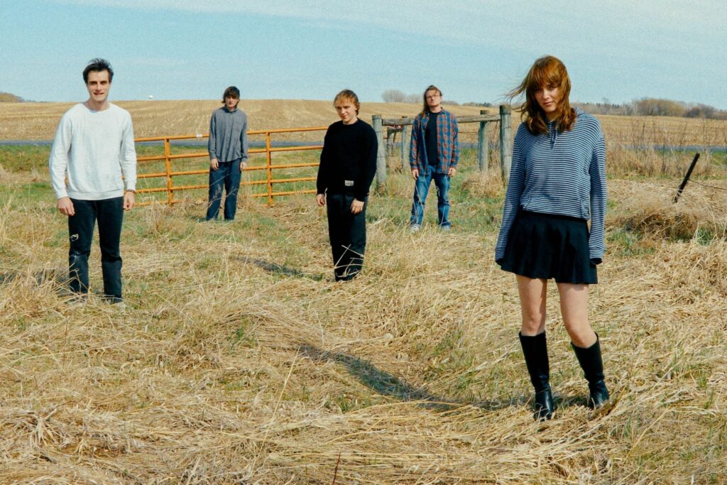 she’s green share new single/video ’empty house’