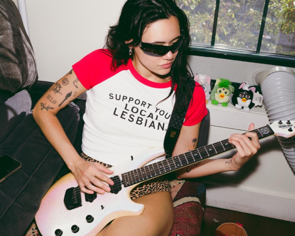 Rivkah Reyes shapeshifts in love on bubble-grunge anthem ‘Miss Congeniality’