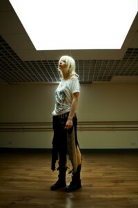 Read more about the article jo from school announces debut EP; shares new single & video ‘Julia Roberts’