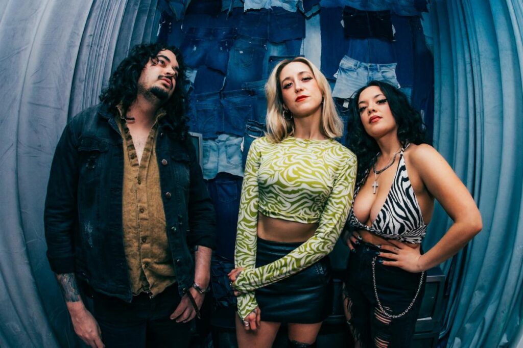 Daisychain bring the heat on summer grunge scorcher ‘Yeah’