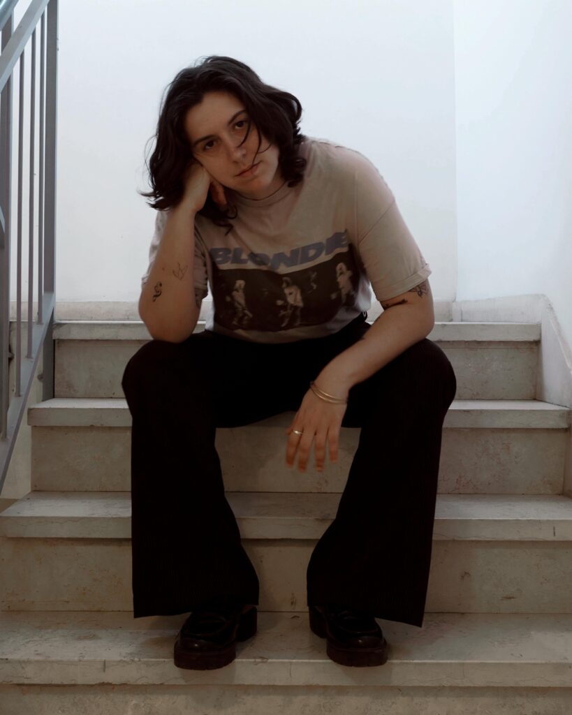 Noam Peri shares high-energy, heartbreak anthem ‘I Wanna Be Your Ex’