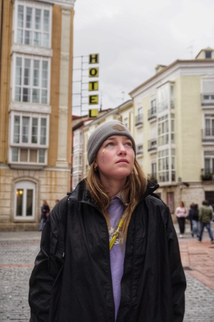 Georgie Winchester embraces reflection on ethereal new single ‘Dust & Salt’