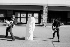 Read more about the article Sweeping Promises lean into post-punk swagger on new single ‘Cocoon’