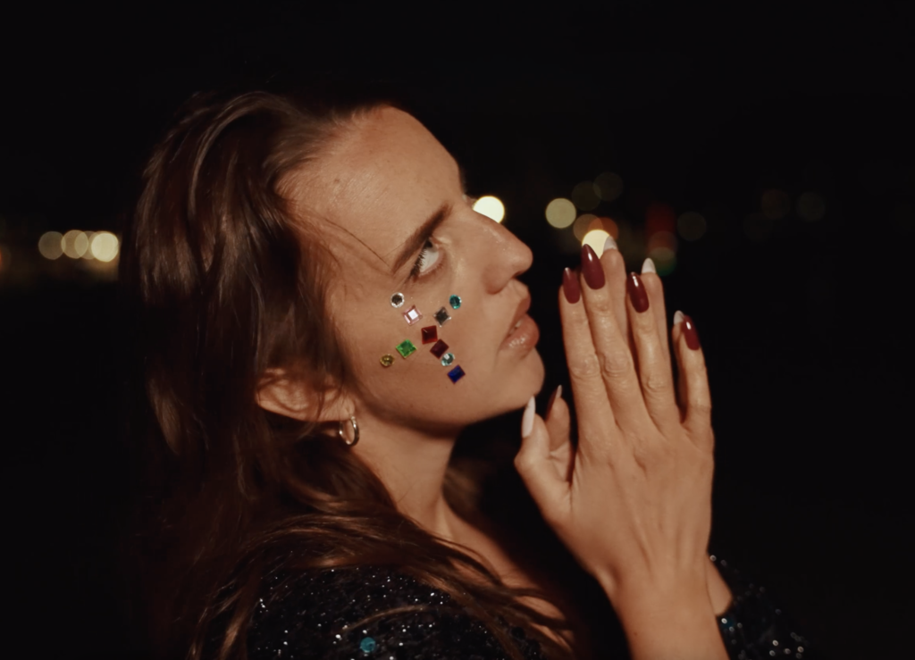 ADERYN captures the agony of limerence on grungey new offering ‘Please’