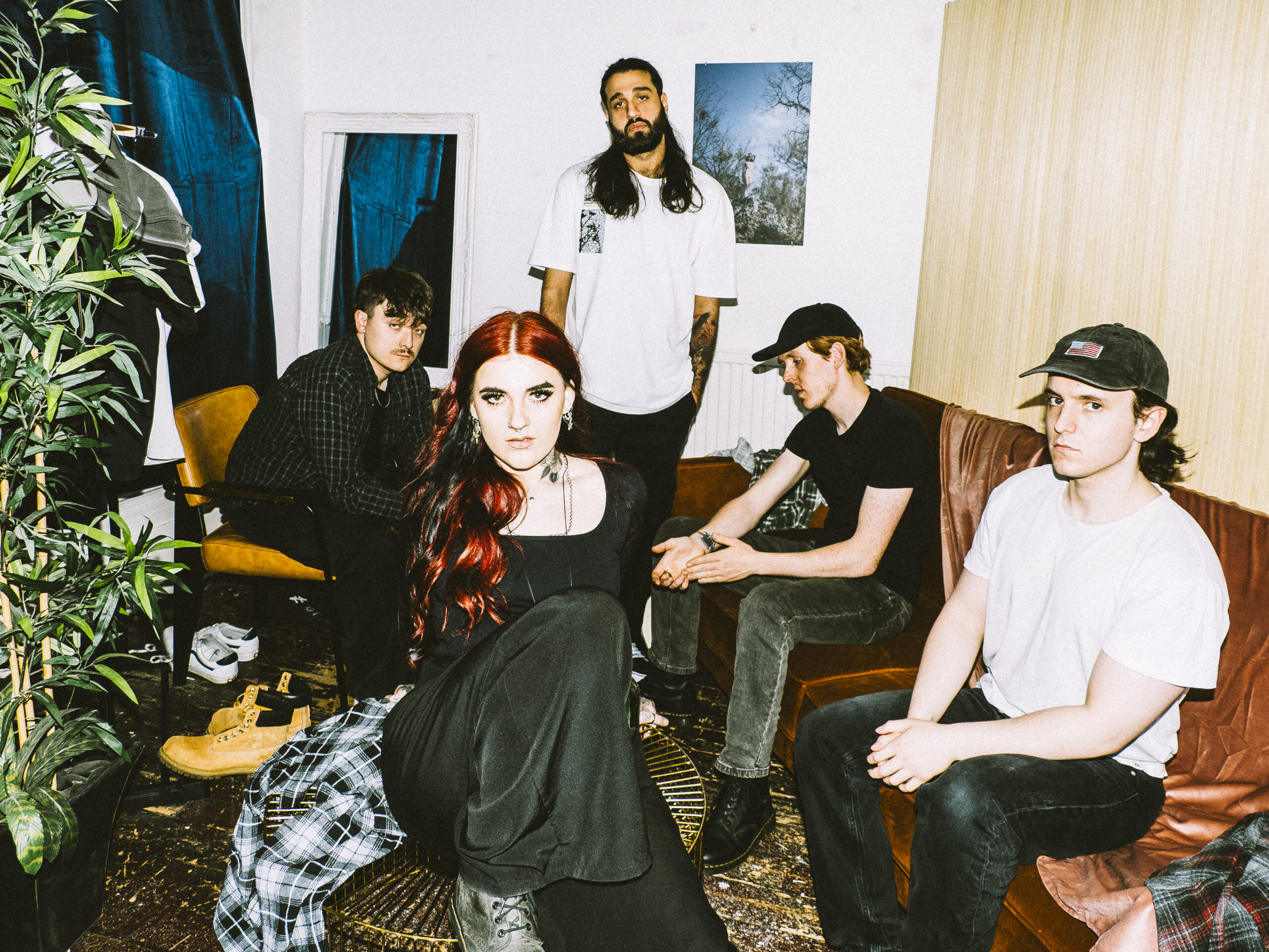 Read more about the article TNL VZN blur beauty and brutality on ‘Chameleon’